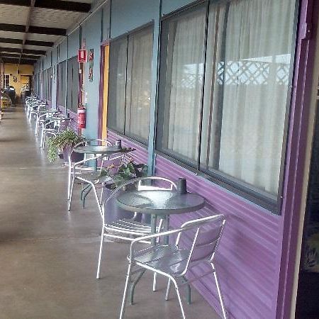 Reef Gardens Motel Proserpine Eksteriør bilde