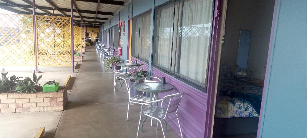 Reef Gardens Motel Proserpine Eksteriør bilde