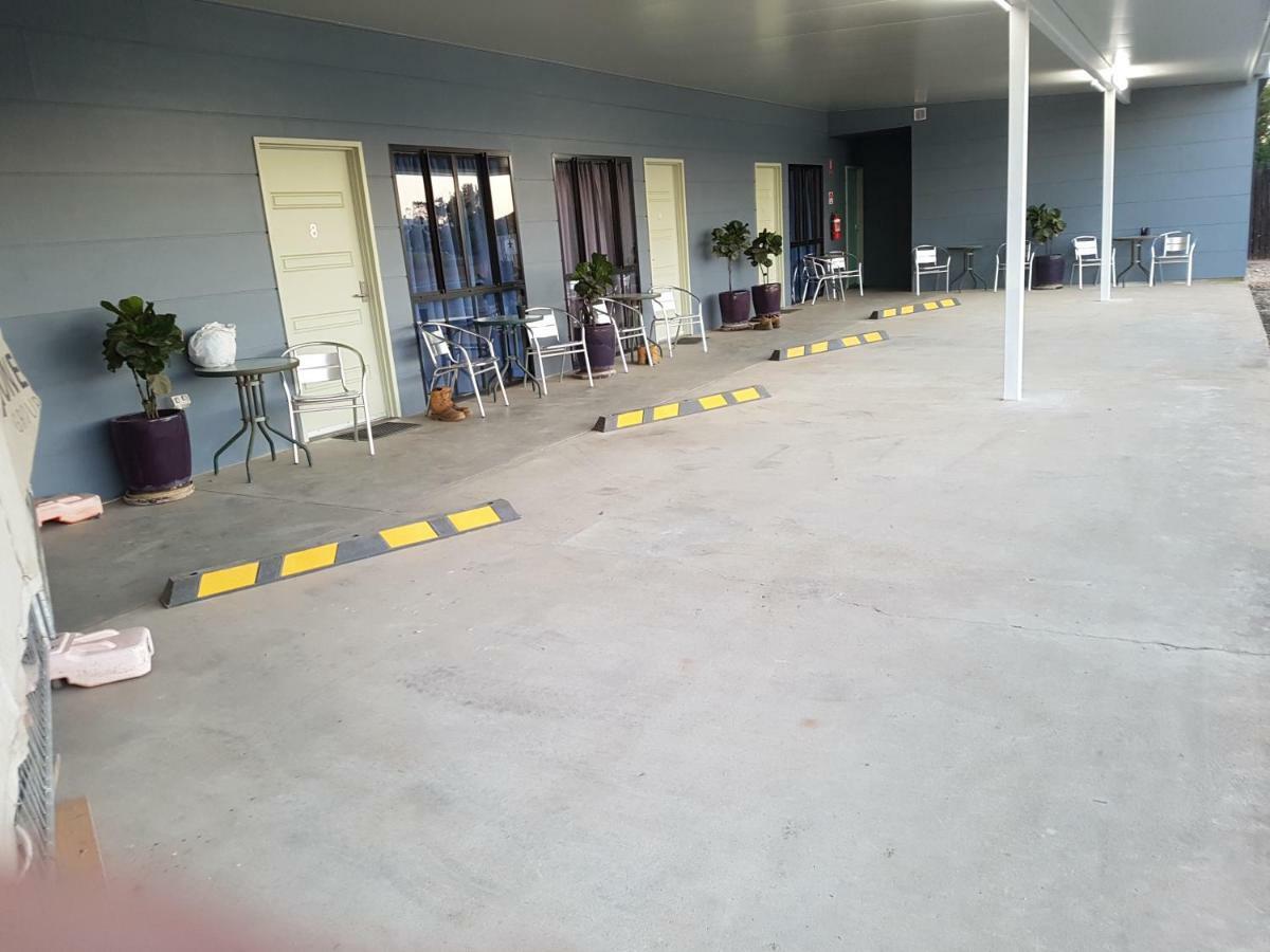 Reef Gardens Motel Proserpine Eksteriør bilde