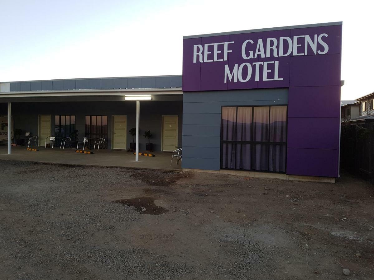 Reef Gardens Motel Proserpine Eksteriør bilde